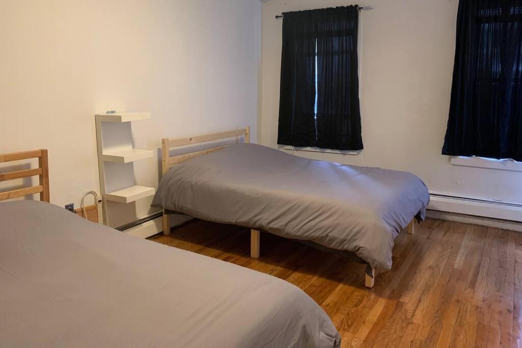 New York Manhattan East Village Bagian luar foto